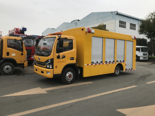 東風大多利卡工程救險車1500-2000方